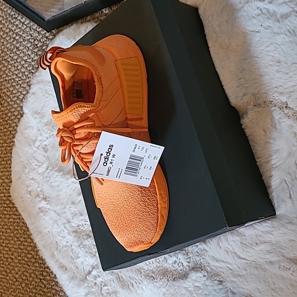 BNIB Adidas NMD - Picture 3 of 3